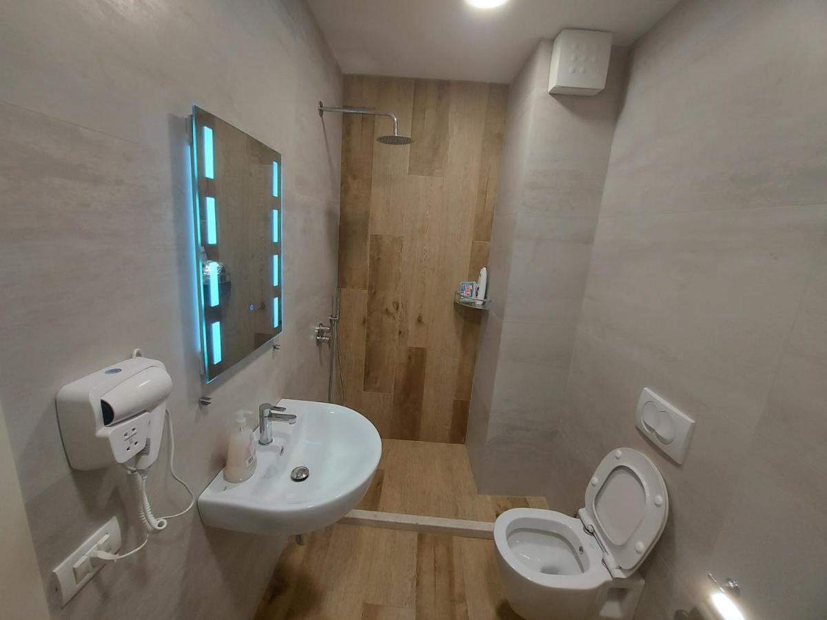Bral Apartment 6 ดูร์เรส ภายนอก รูปภาพ